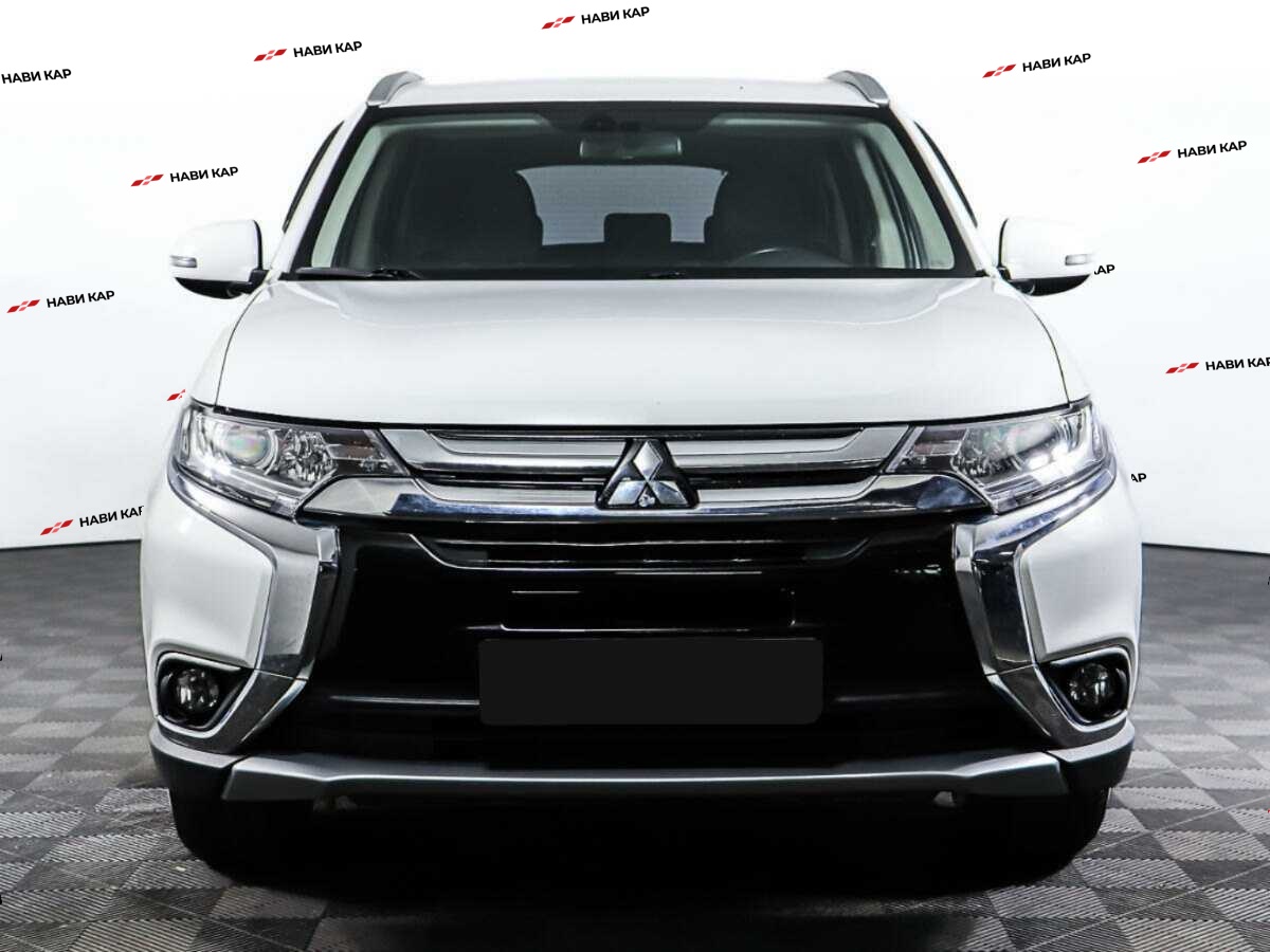 Mitsubishi Outlander с пробегом — 2018 год. Фото: #1