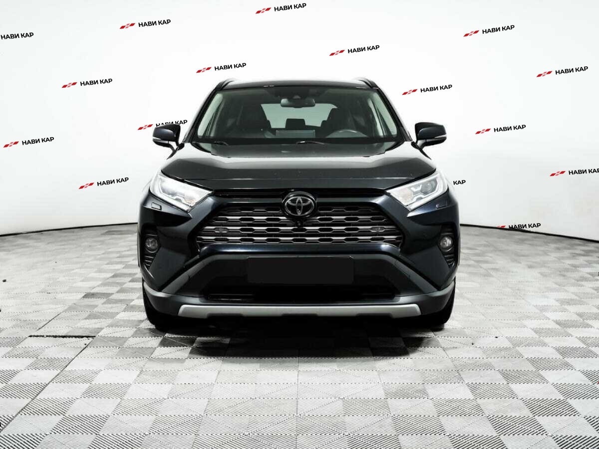 Toyota RAV4 с пробегом — 2020 год. Фото: #1