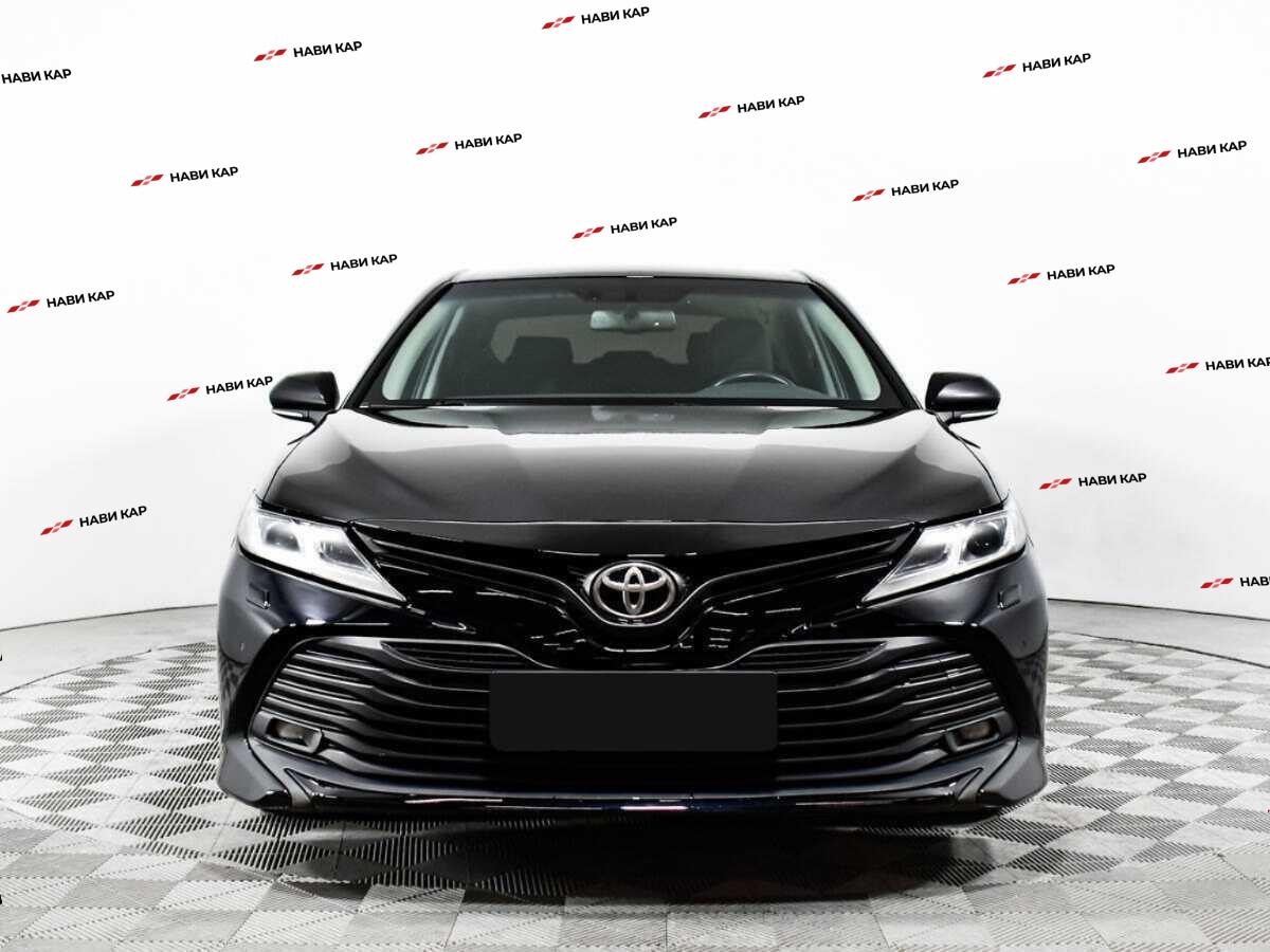 Toyota Camry с пробегом — 2021 год. Фото: #1