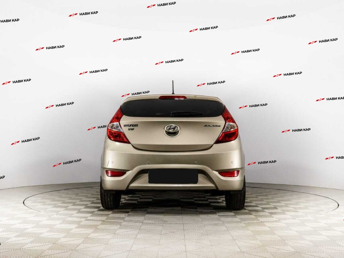 Hyundai Solaris с пробегом — 2013 год. Фото: #5