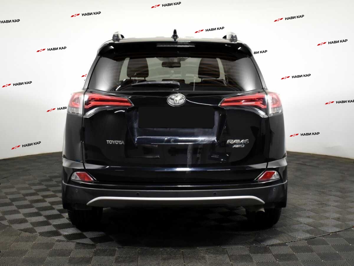 Toyota RAV4 с пробегом — 2018 год. Фото: #4
