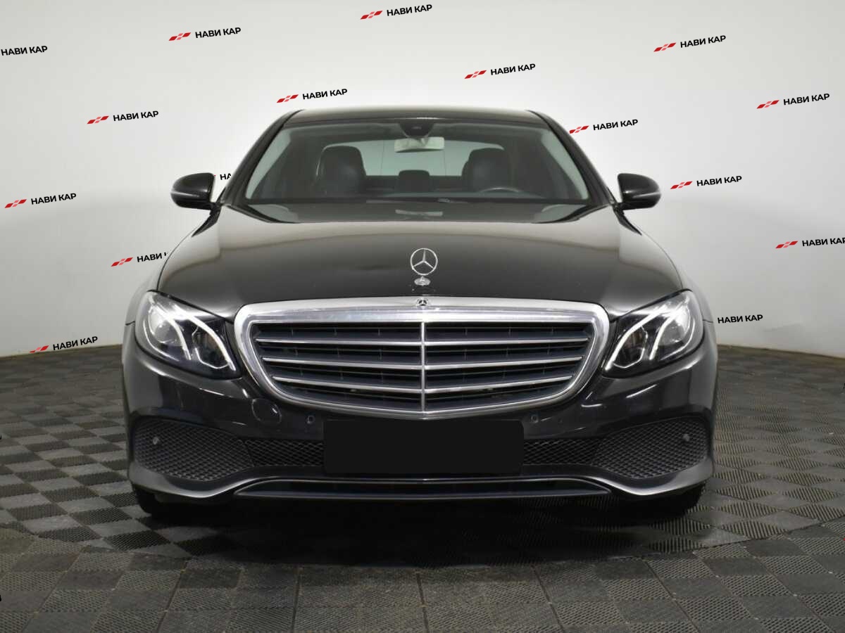 Mercedes-Benz E-Класс с пробегом — 2018 год. Фото: #1