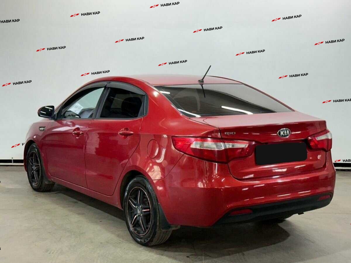 Kia Rio с пробегом — 2013 год. Фото: #6