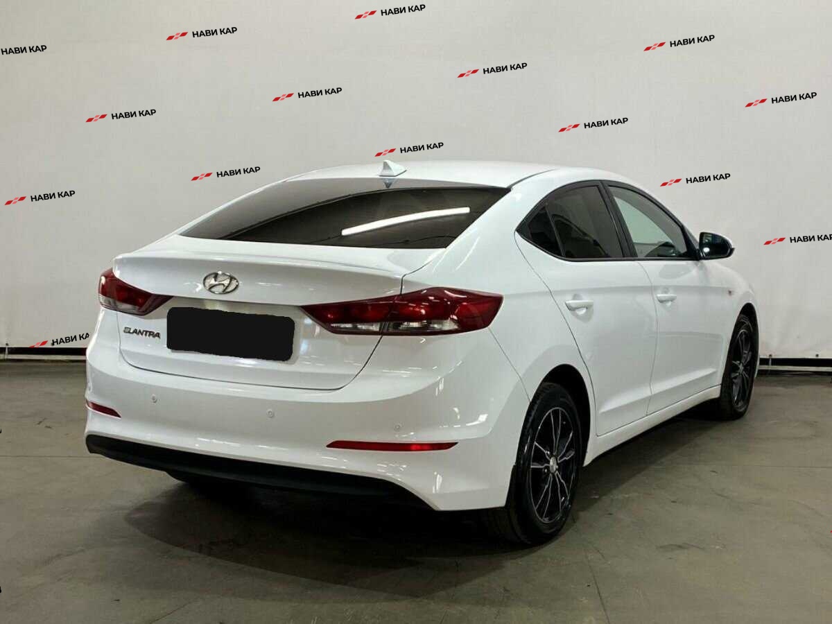 Hyundai Elantra с пробегом — 2017 год. Фото: #4