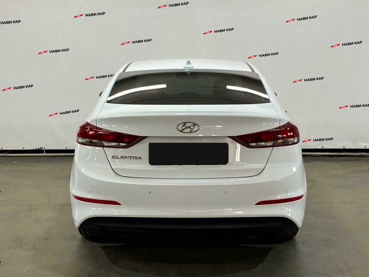 Hyundai Elantra с пробегом — 2017 год. Фото: #5