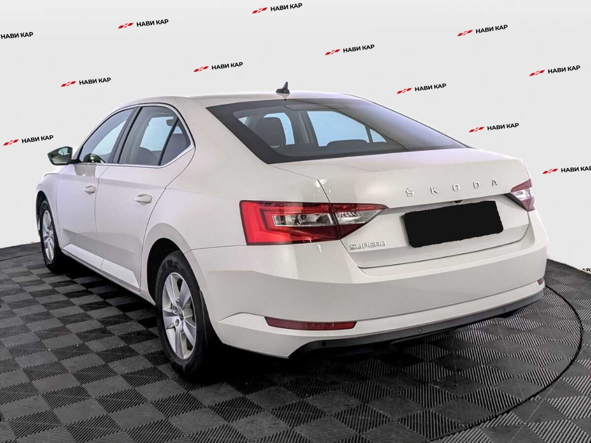 Skoda Superb с пробегом — 2021 год. Фото: #6