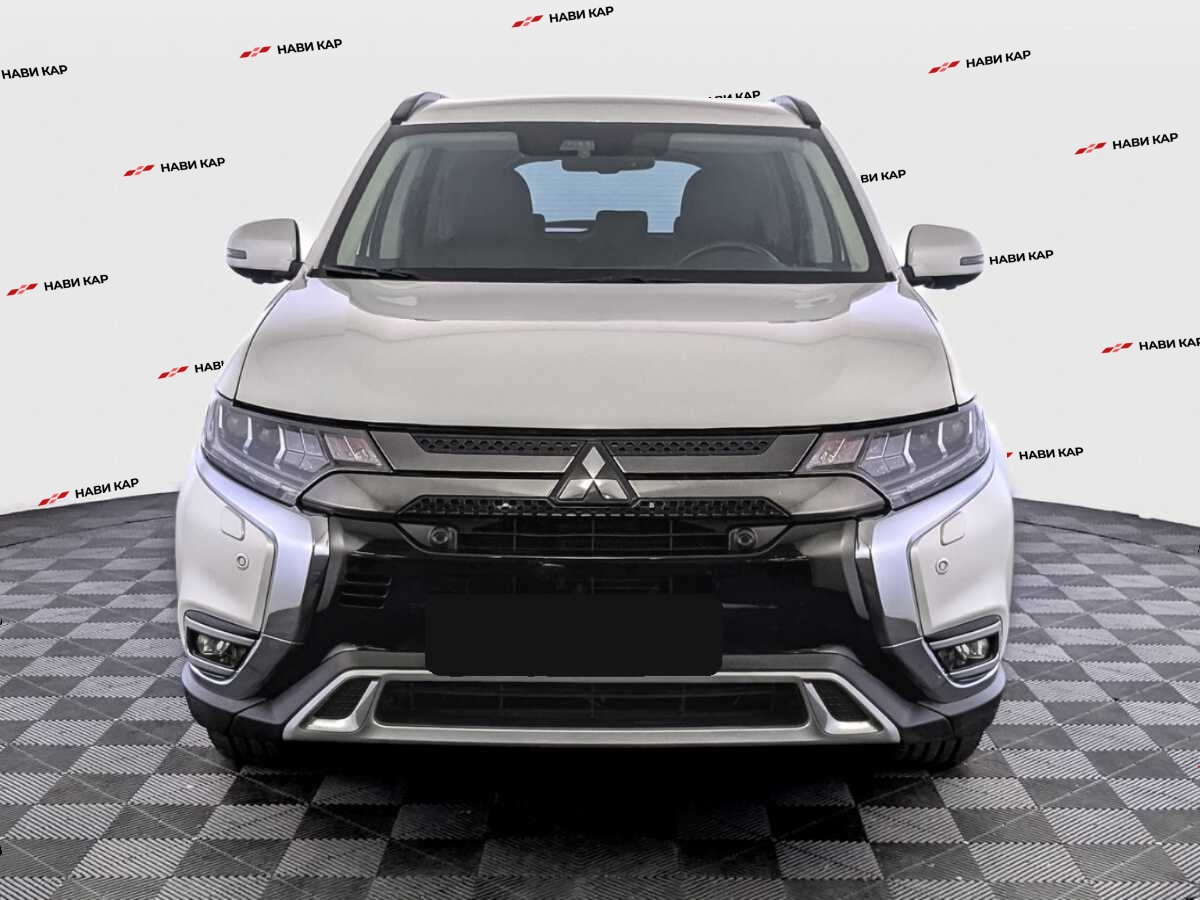 Mitsubishi Outlander с пробегом — 2021 год. Фото: #1