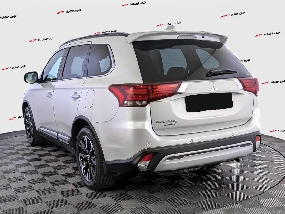 Mitsubishi Outlander с пробегом — 2021 год. Фото: #6