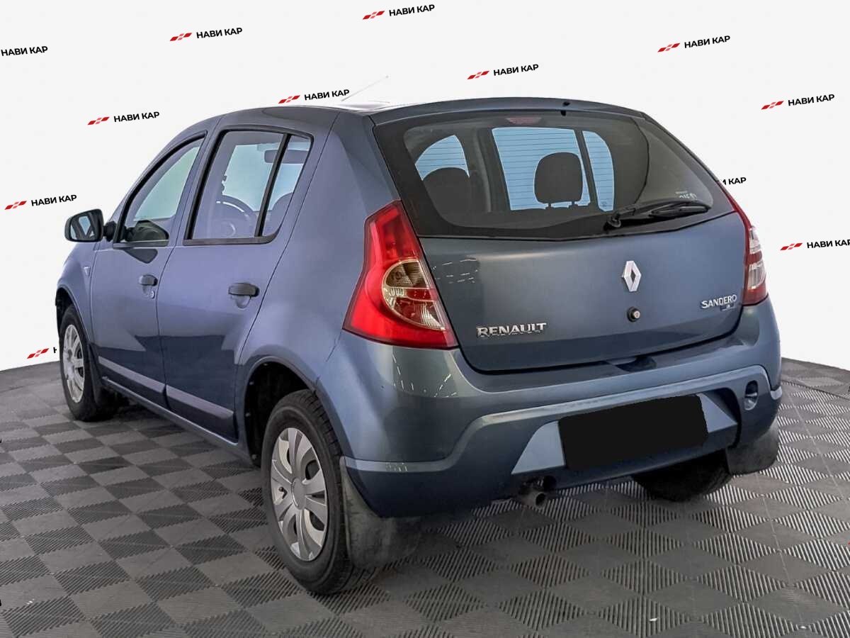 Renault Sandero с пробегом — 2012 год. Фото: #6