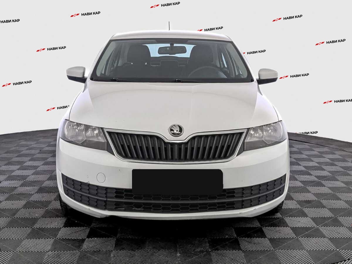 Skoda Rapid с пробегом — 2015 год. Фото: #1