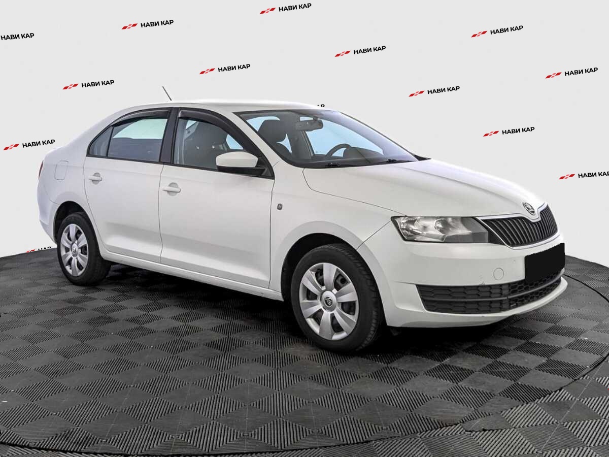 Skoda Rapid с пробегом — 2015 год. Фото: #2