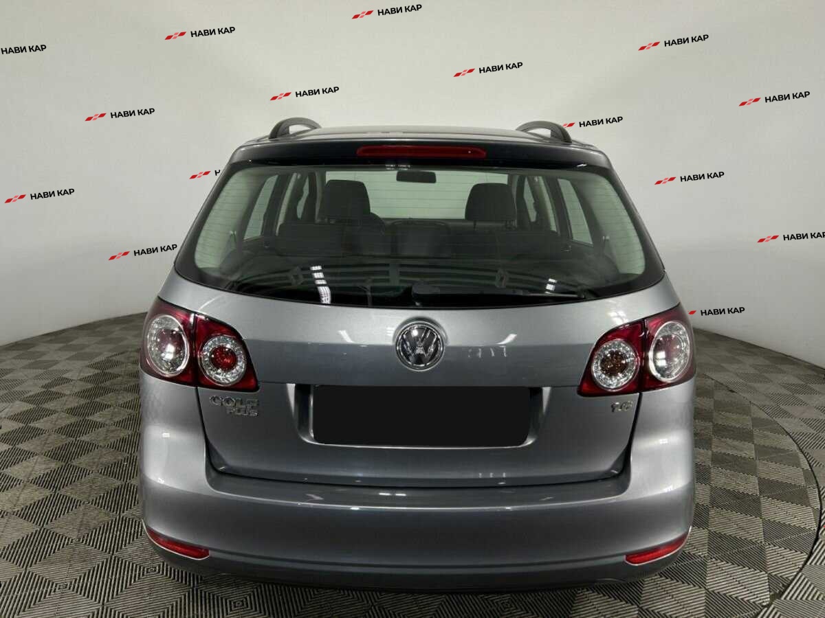 Volkswagen Golf Plus с пробегом — 2012 год. Фото: #2