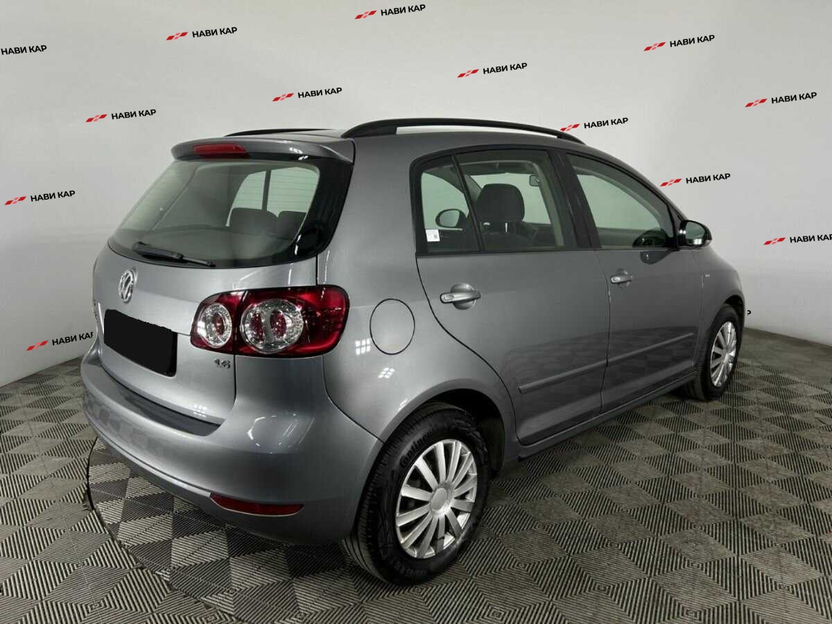 Volkswagen Golf Plus с пробегом — 2012 год. Фото: #4