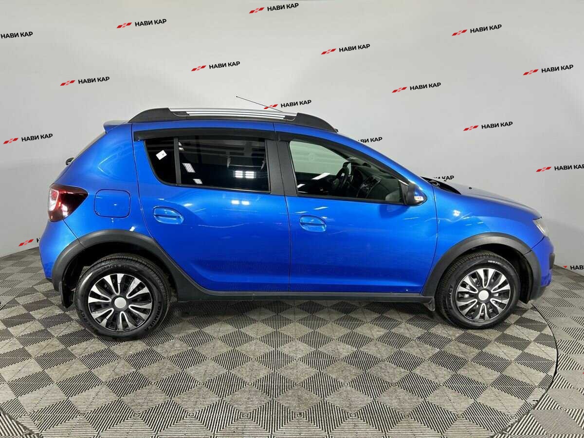 Renault Sandero с пробегом — 2016 год. Фото: #3