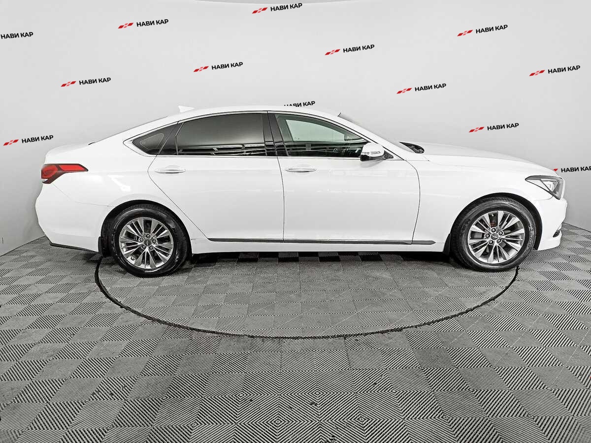 Hyundai Genesis с пробегом — 2016 год. Фото: #3