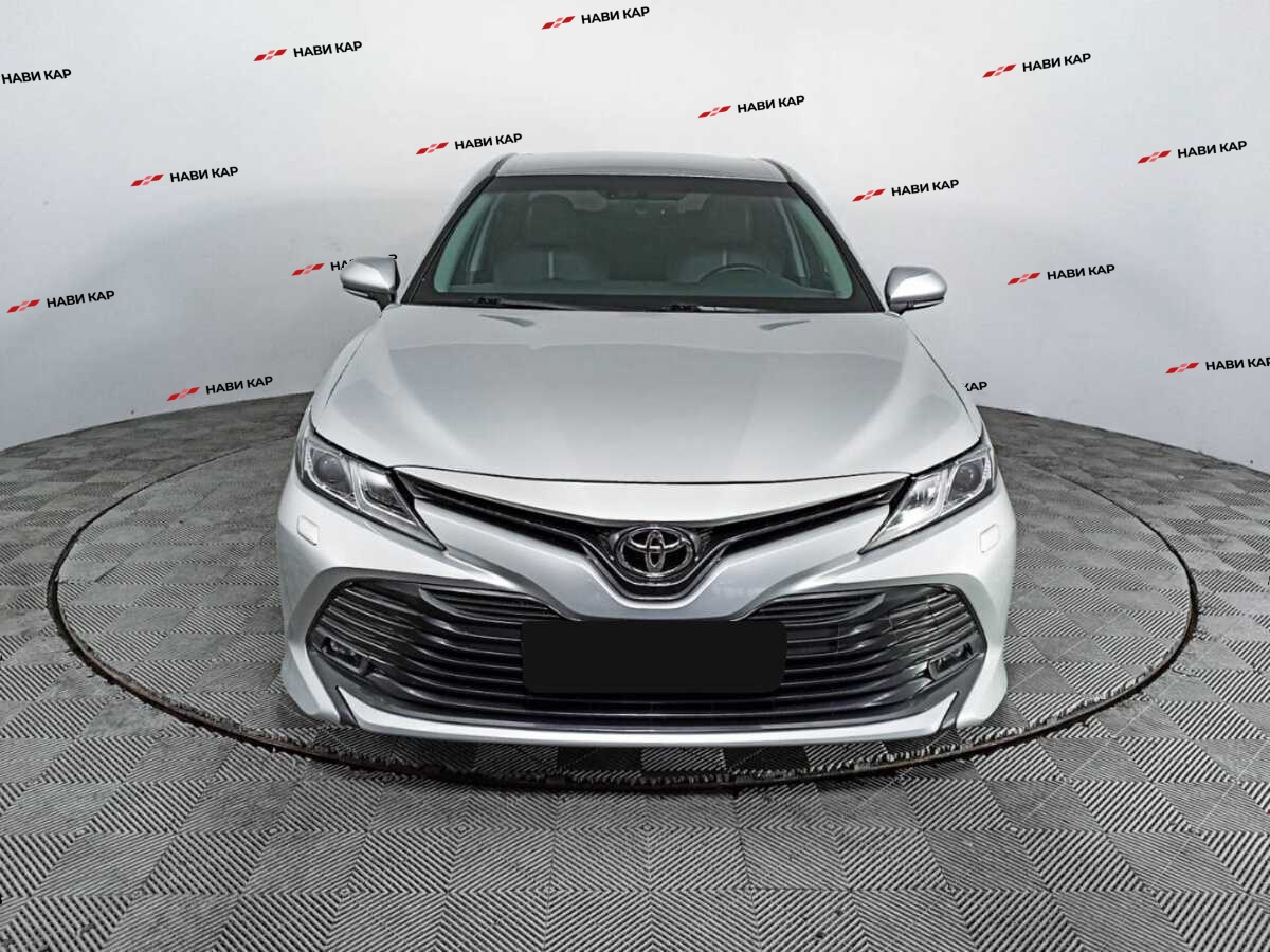 Toyota Camry с пробегом — 2019 год. Фото: #1