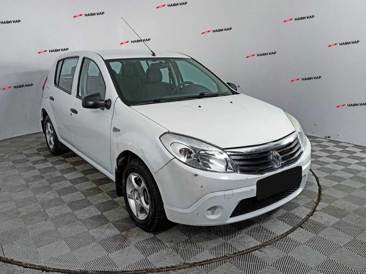 Renault Sandero с пробегом — 2014 год. Фото: #2