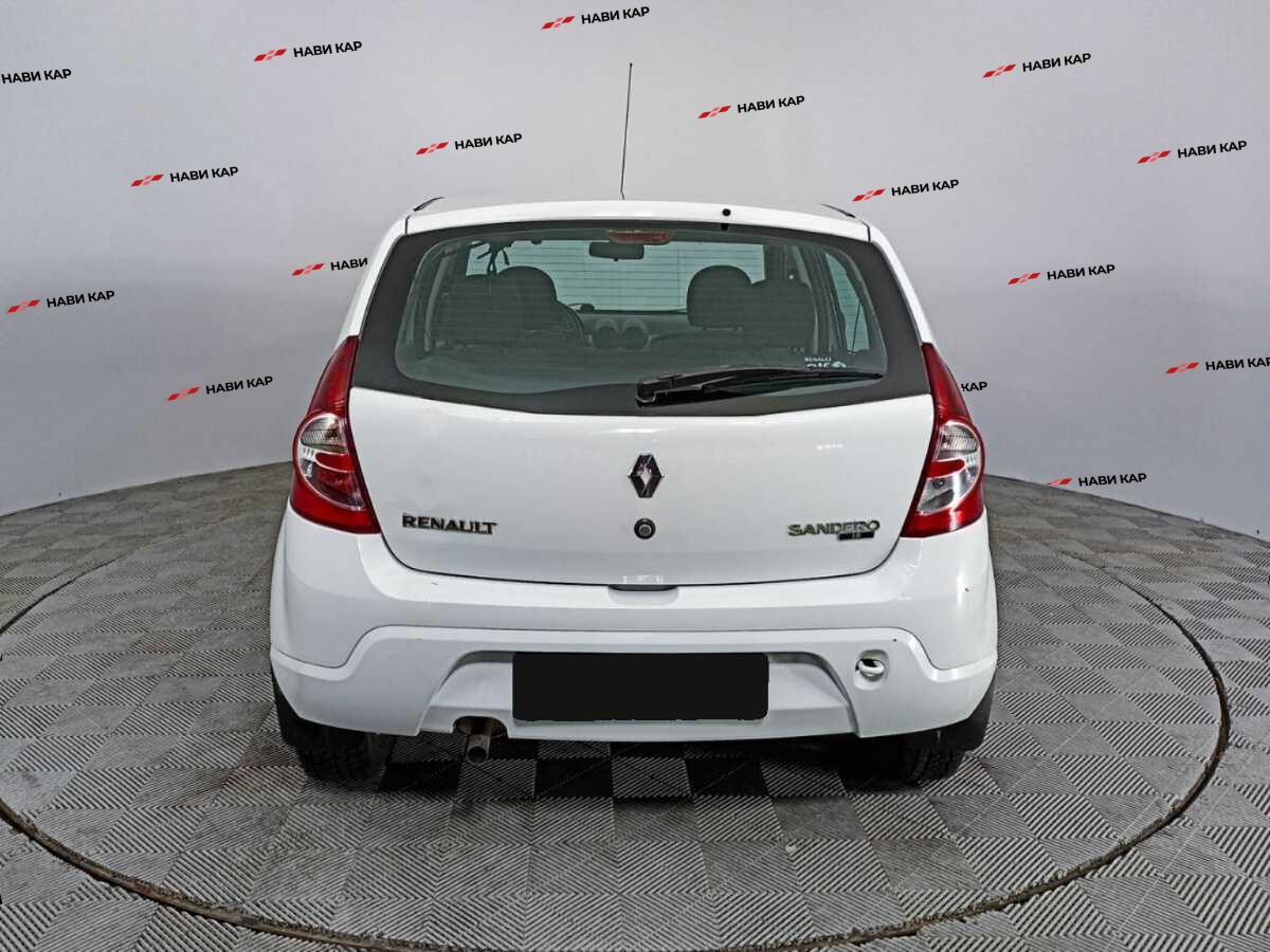 Renault Sandero с пробегом — 2014 год. Фото: #4