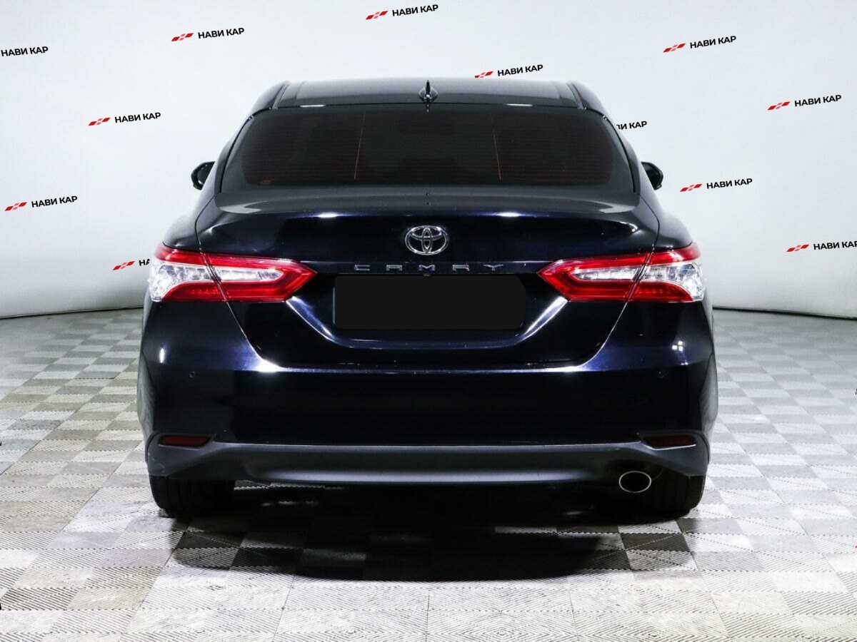 Toyota Camry с пробегом — 2018 год. Фото: #4
