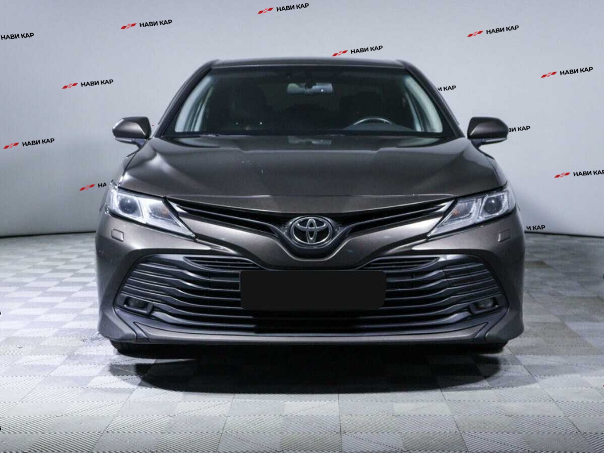 Toyota Camry с пробегом — 2020 год. Фото: #1