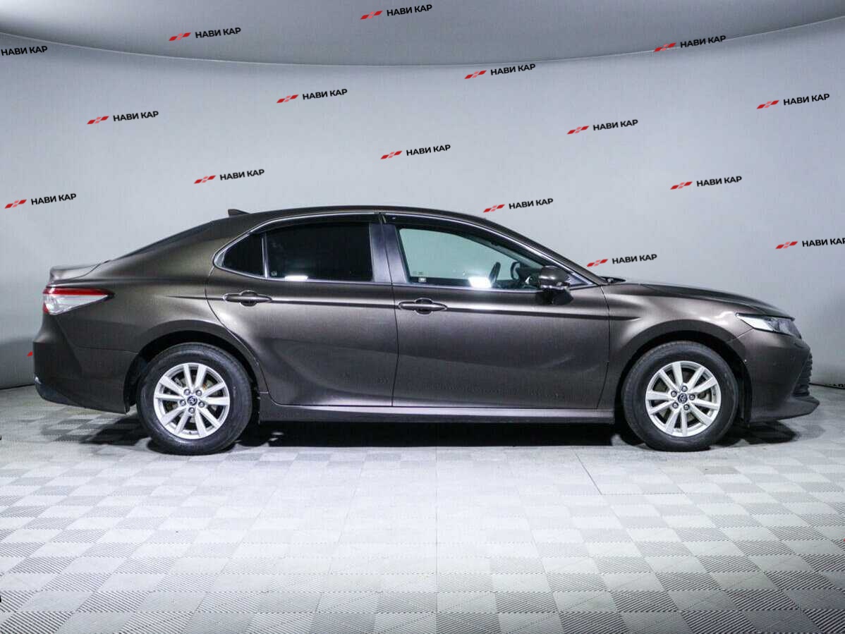 Toyota Camry с пробегом — 2020 год. Фото: #3