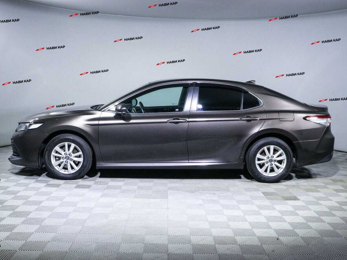 Toyota Camry с пробегом — 2020 год. Фото: #7