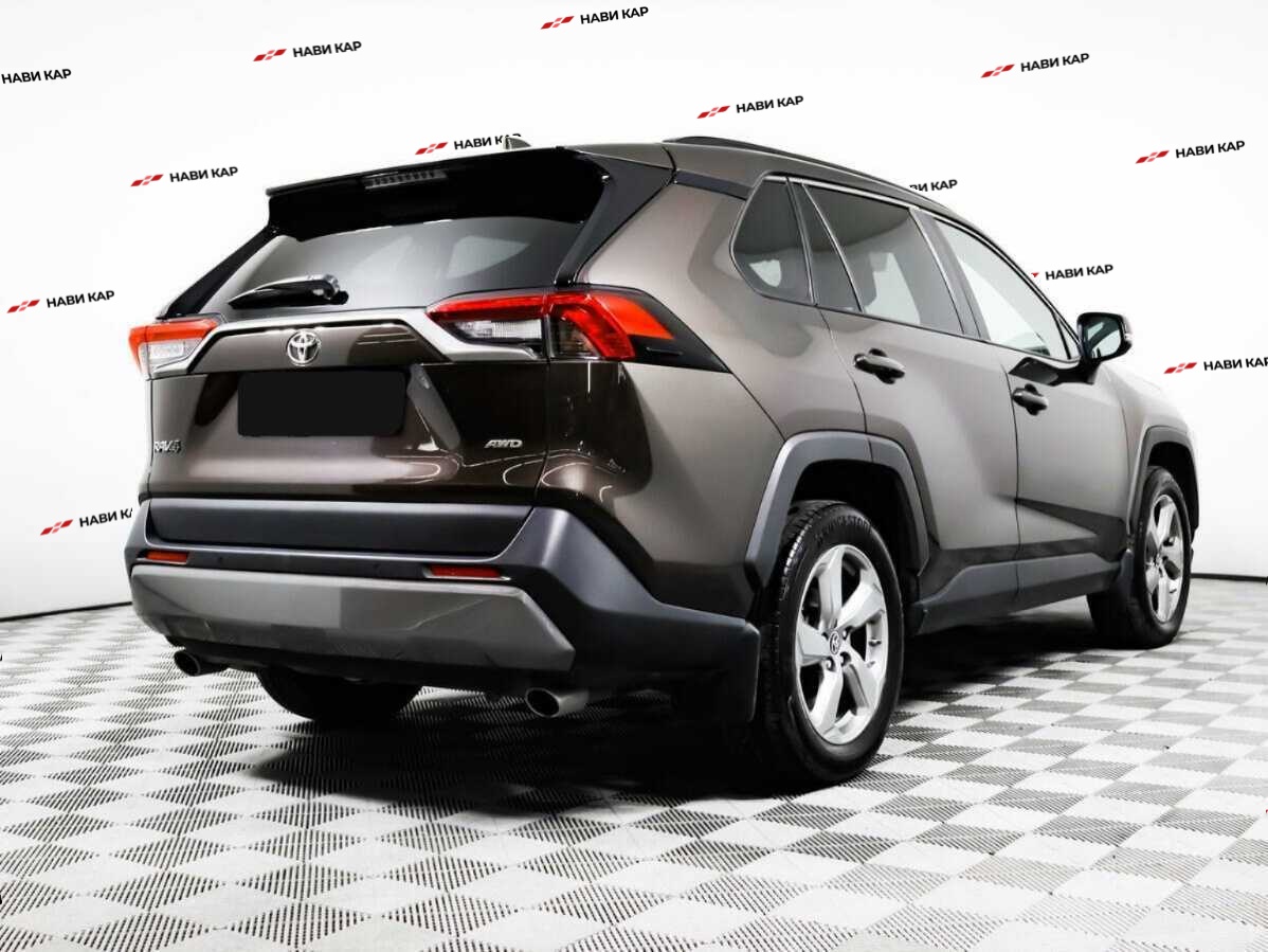 Toyota RAV4 с пробегом — 2020 год. Фото: #4