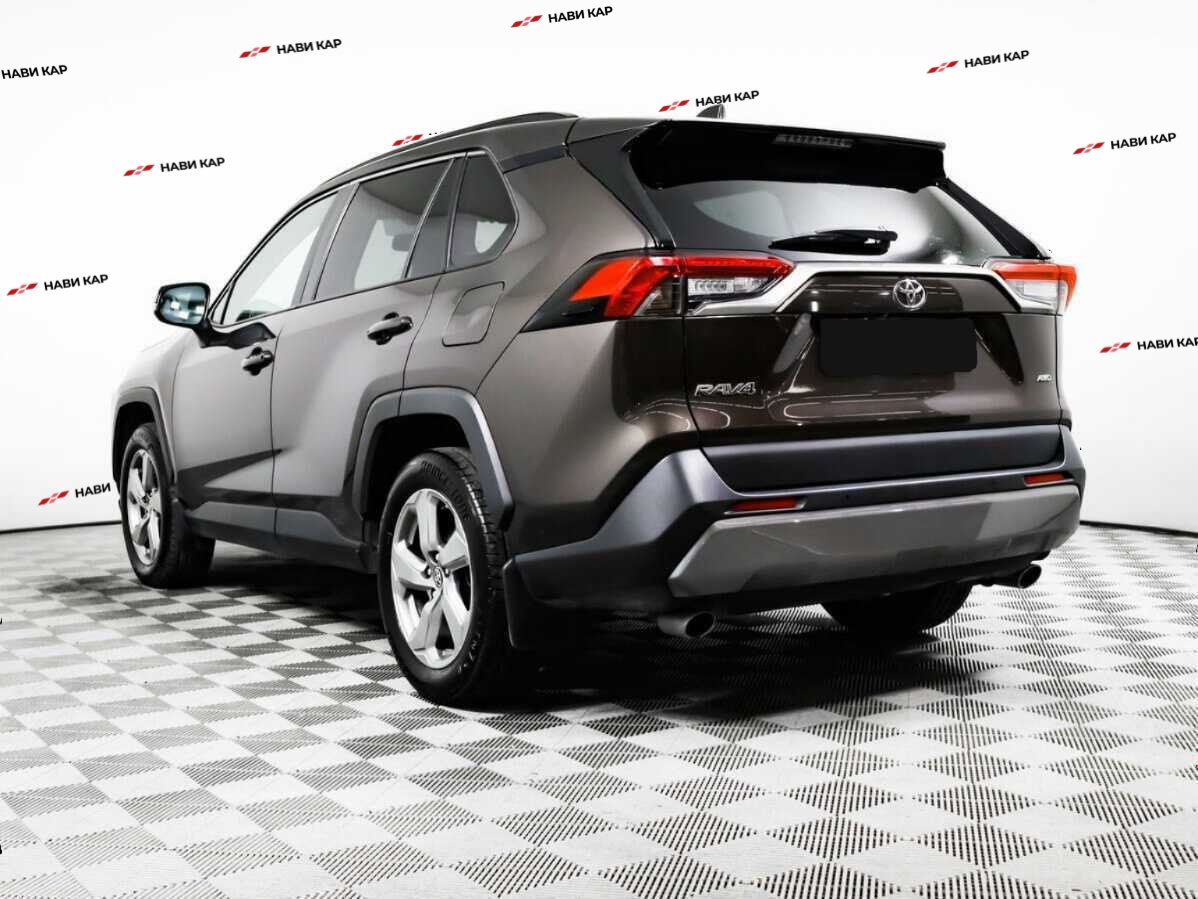 Toyota RAV4 с пробегом — 2020 год. Фото: #6