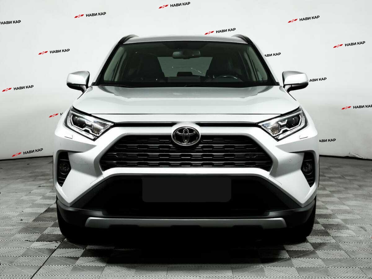 Toyota RAV4 с пробегом — 2020 год. Фото: #1