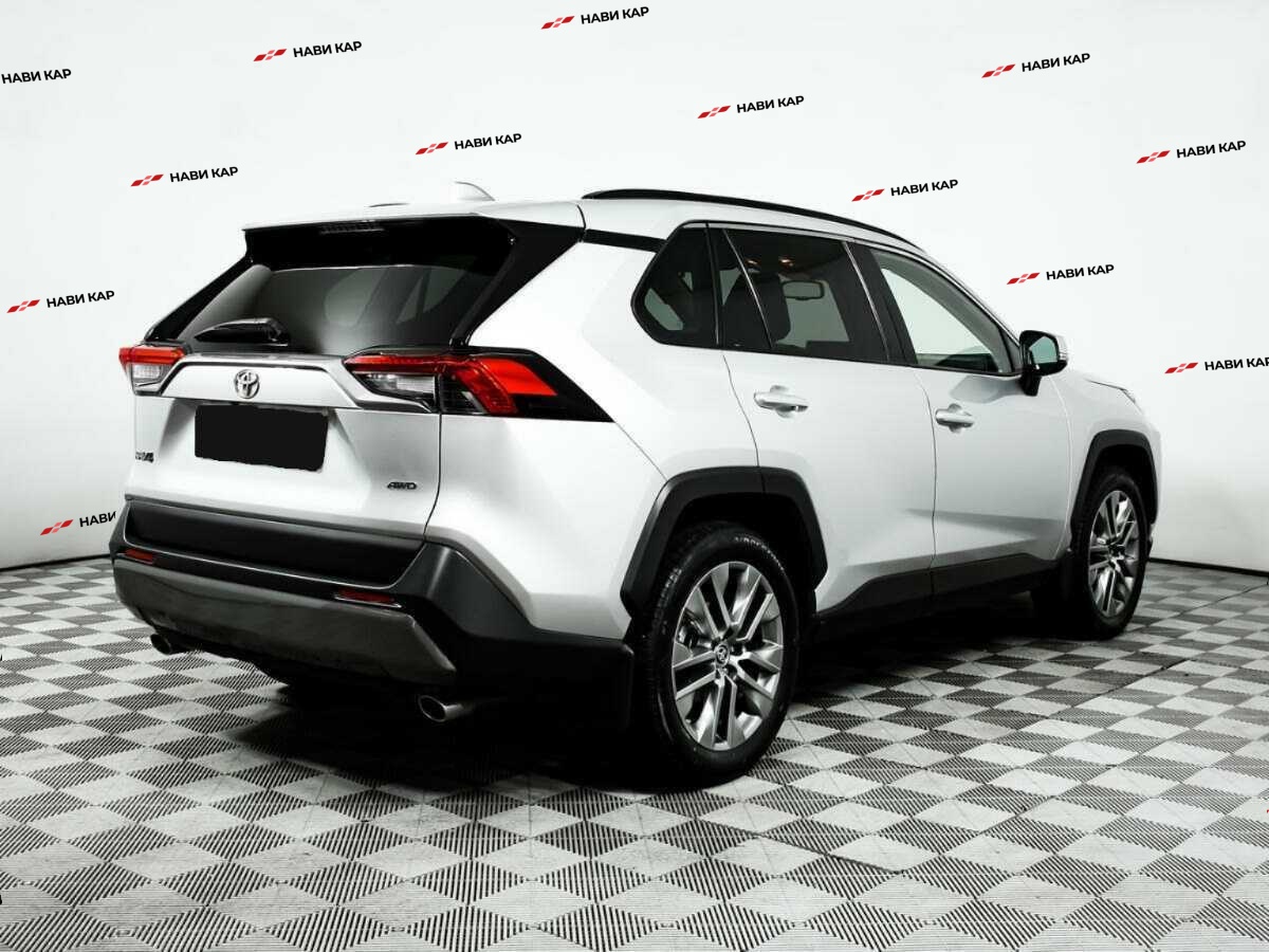 Toyota RAV4 с пробегом — 2020 год. Фото: #4