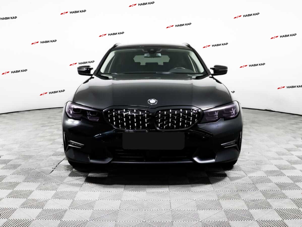 BMW 3 серии с пробегом — 2019 год. Фото: #1
