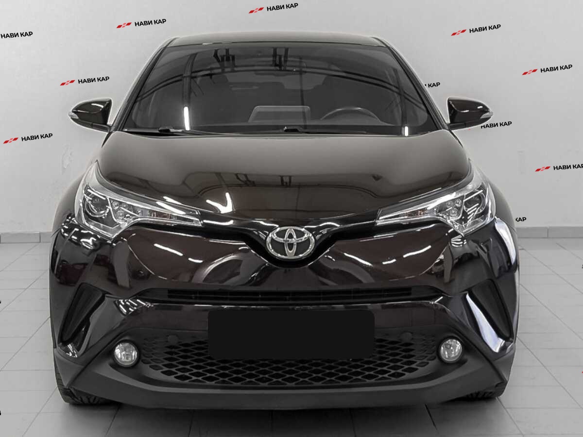Toyota C-HR с пробегом — 2019 год. Фото: #1