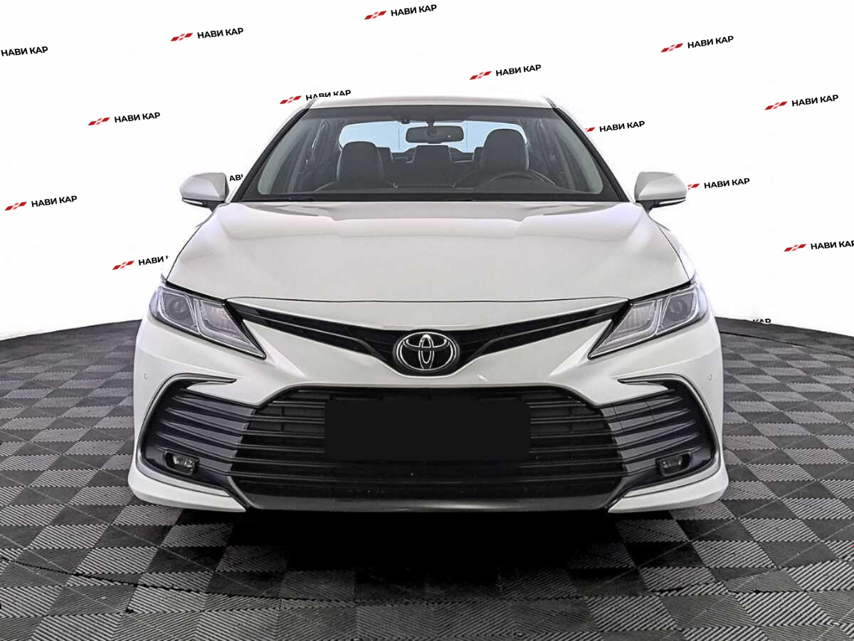 Toyota Camry с пробегом — 2021 год. Фото: #1