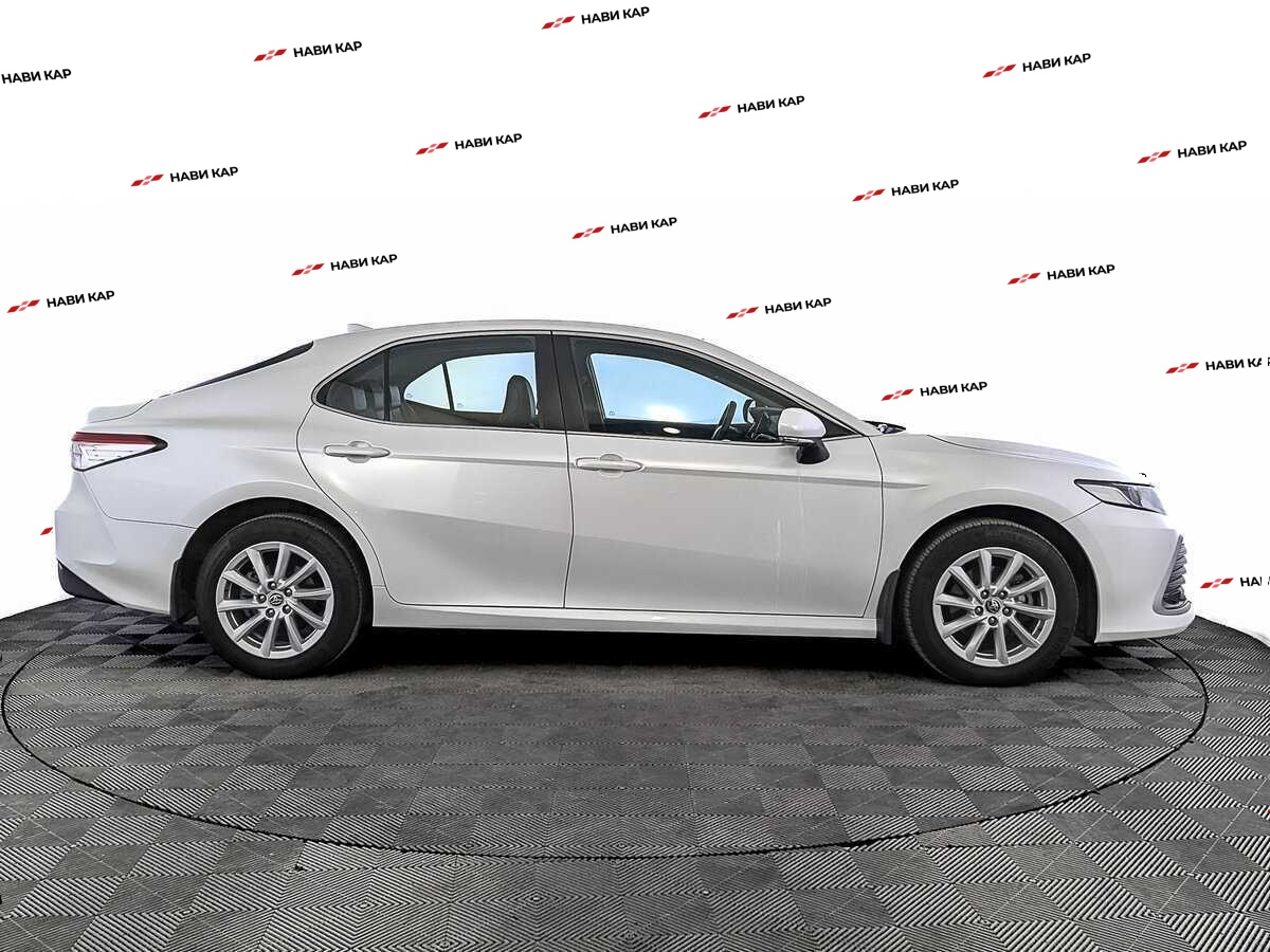 Toyota Camry с пробегом — 2021 год. Фото: #3