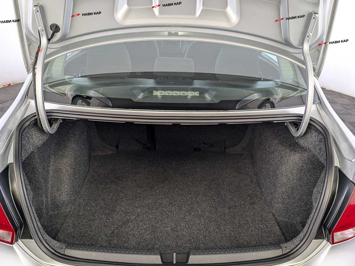 Volkswagen Polo с пробегом — 2015 год. Фото: #9