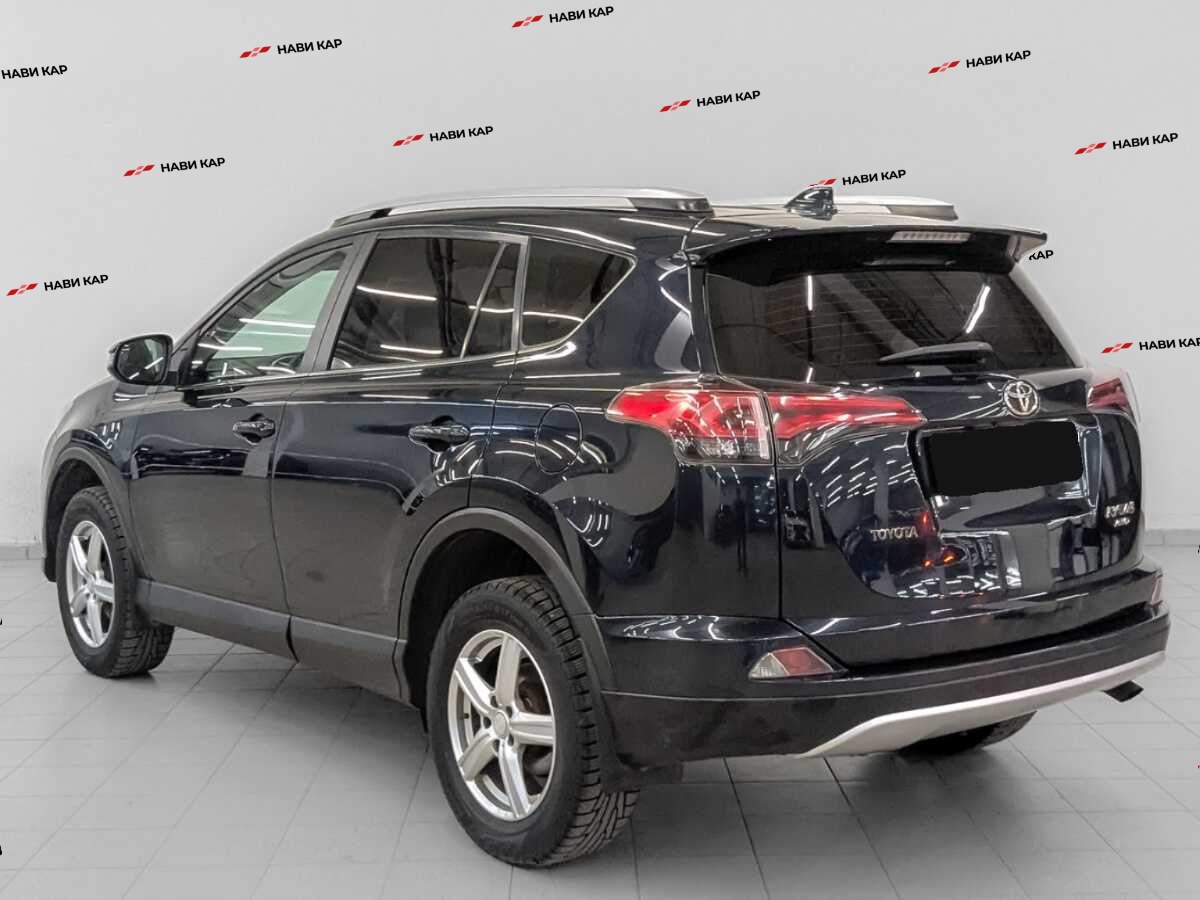 Toyota RAV4 с пробегом — 2017 год. Фото: #6