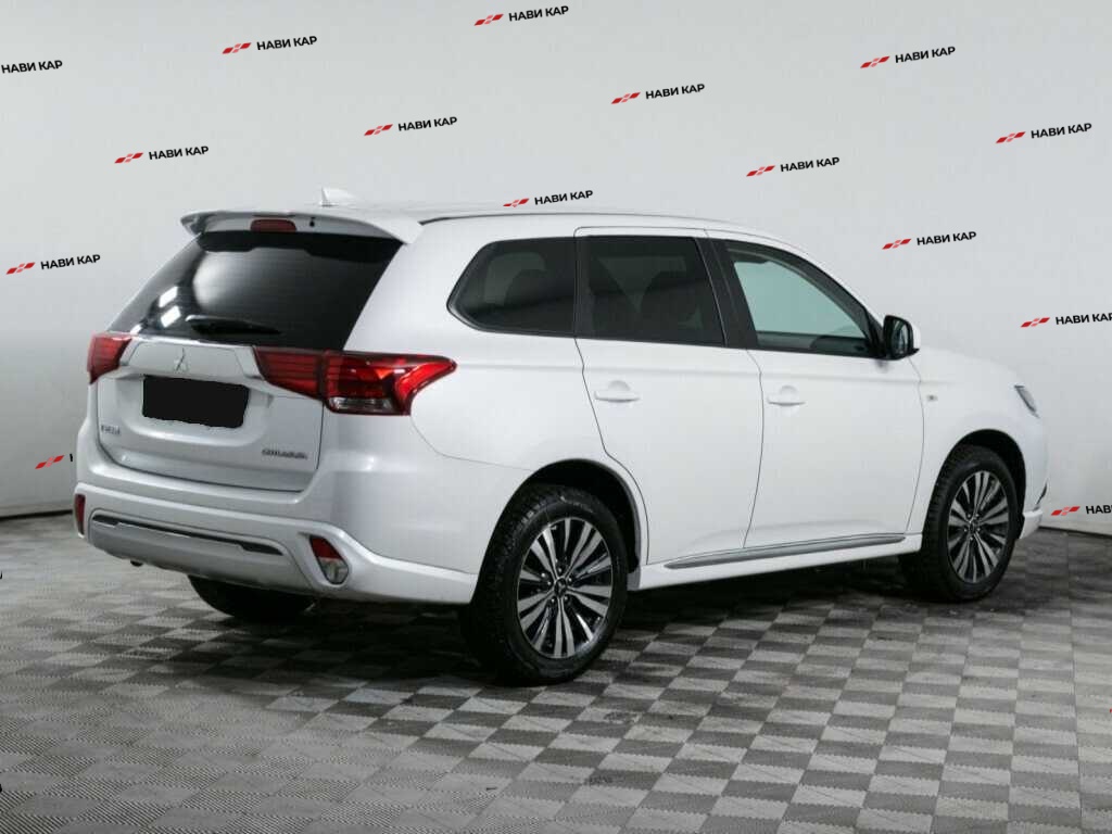 Mitsubishi Outlander с пробегом — 2022 год. Фото: #3