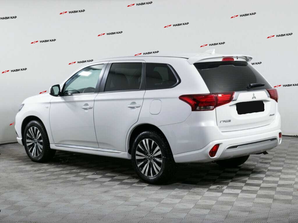 Mitsubishi Outlander с пробегом — 2022 год. Фото: #5