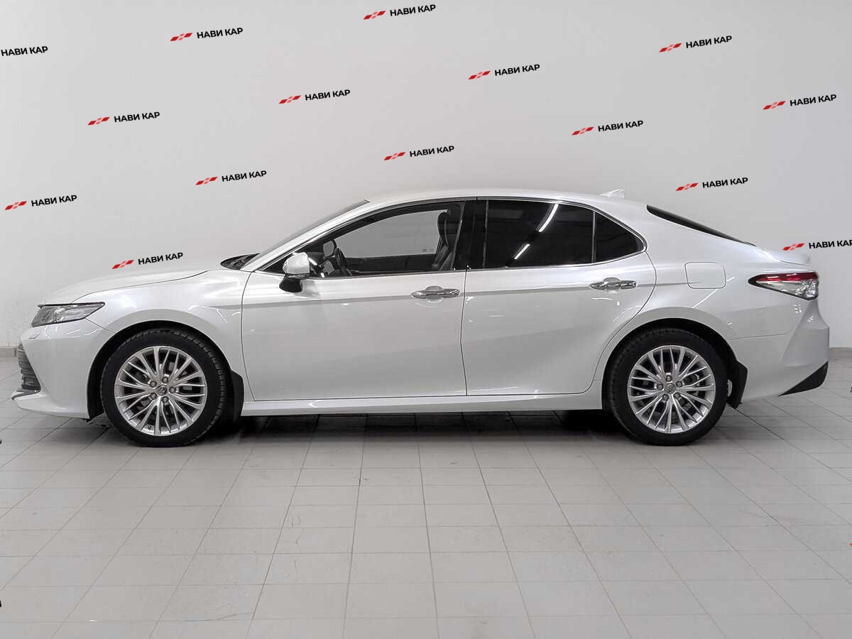 Toyota Camry с пробегом — 2019 год. Фото: #7