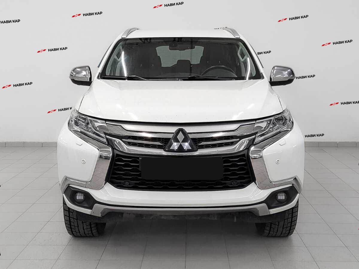 Mitsubishi Pajero Sport с пробегом — 2017 год. Фото: #1