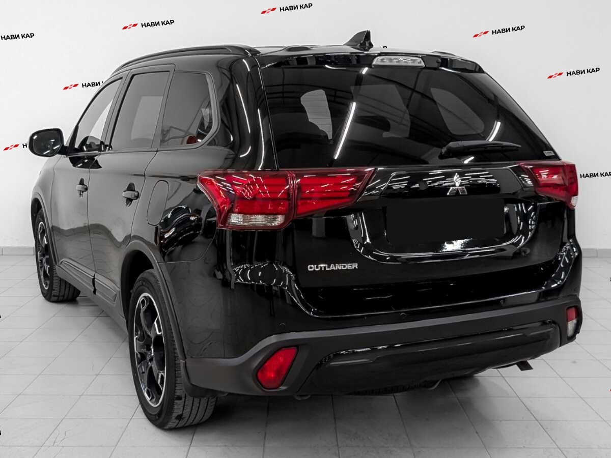 Mitsubishi Outlander с пробегом — 2021 год. Фото: #6