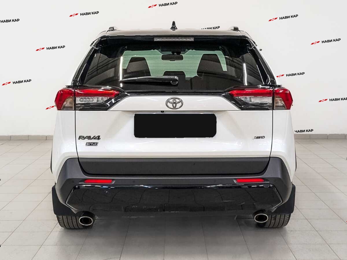 Toyota RAV4 с пробегом — 2021 год. Фото: #5
