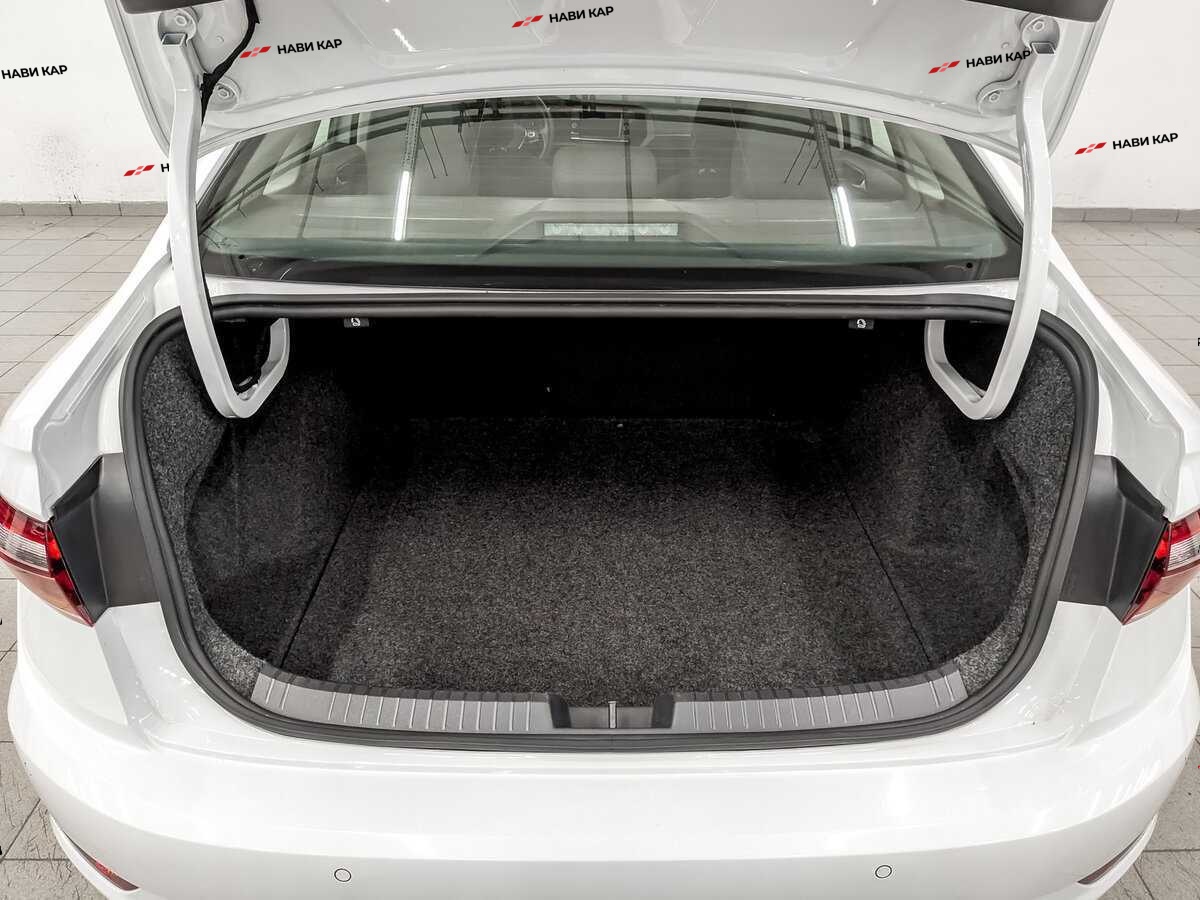 Volkswagen Jetta с пробегом — 2020 год. Фото: #9