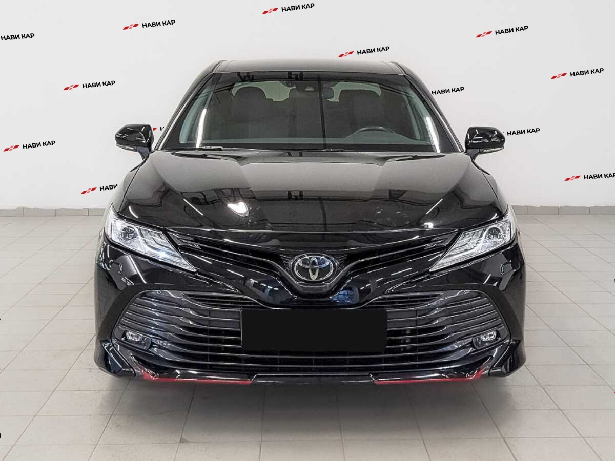 Toyota Camry с пробегом — 2020 год. Фото: #1