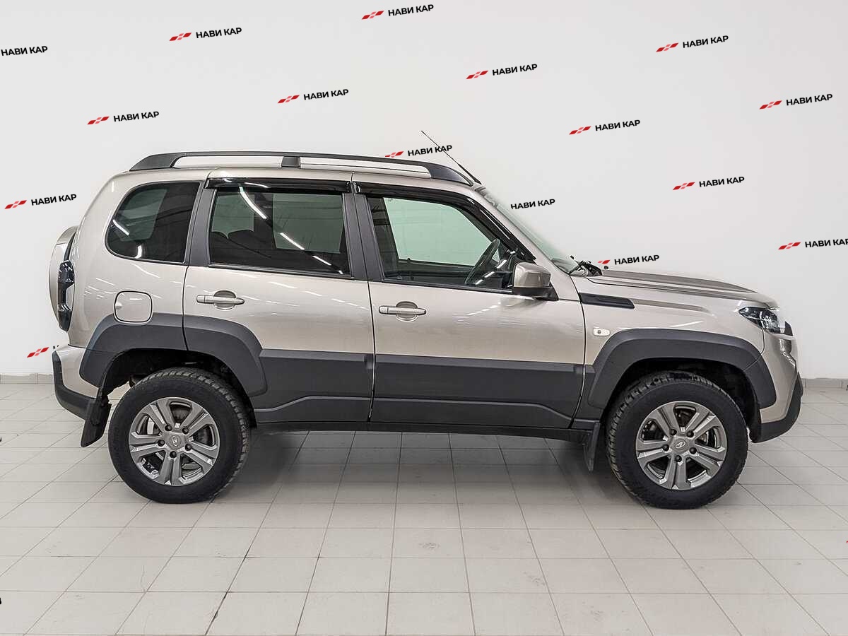 Lada (ВАЗ) Niva с пробегом — 2021 год. Фото: #3