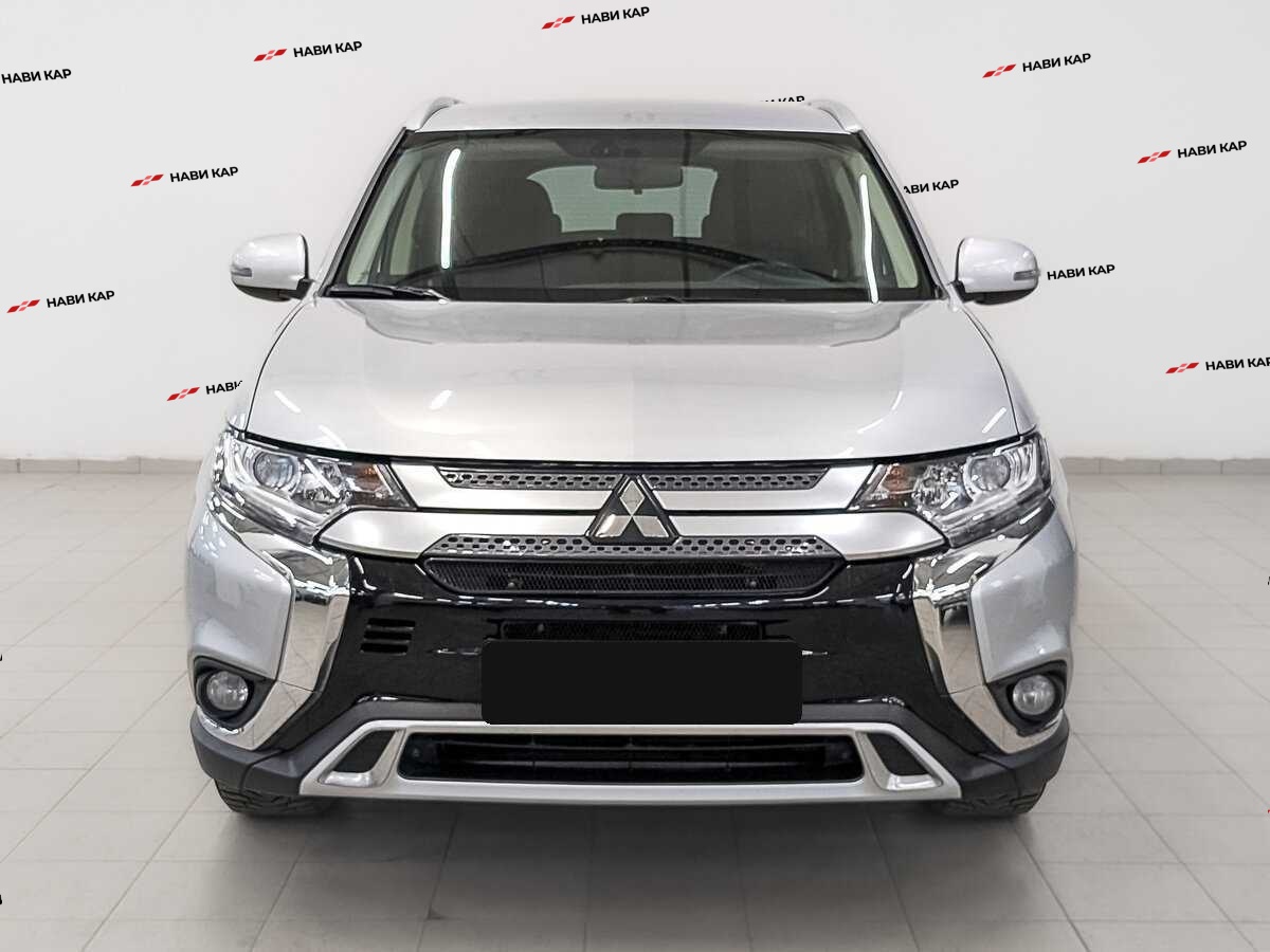 Mitsubishi Outlander с пробегом — 2020 год. Фото: #1