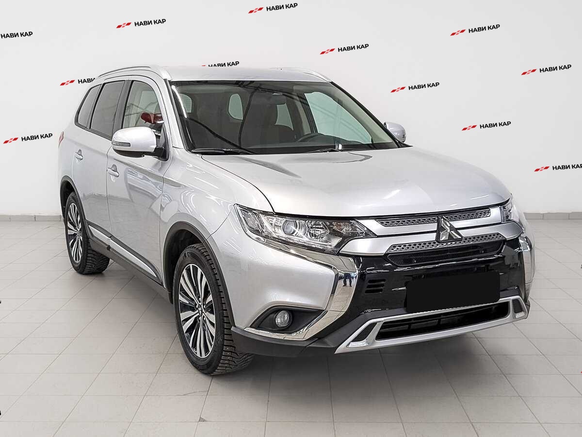 Mitsubishi Outlander с пробегом — 2020 год. Фото: #2