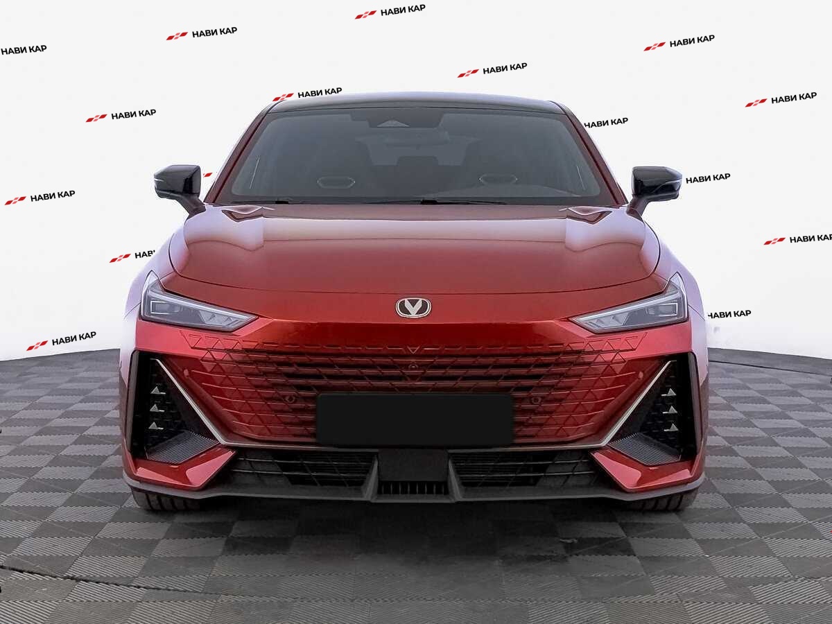 Changan UNI-V с пробегом — 2024 год. Фото: #1