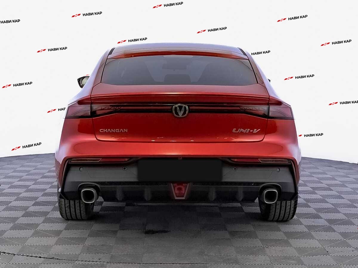 Changan UNI-V с пробегом — 2024 год. Фото: #5