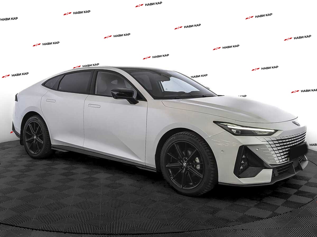 Changan UNI-V с пробегом — 2023 год. Фото: #2